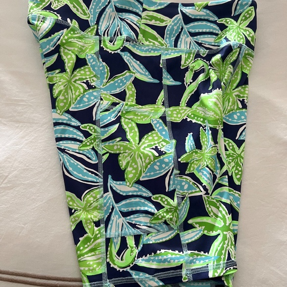 Lilly Pulitzer Weekender 5" High Rise Bike Shorts - Picture 10 of 12